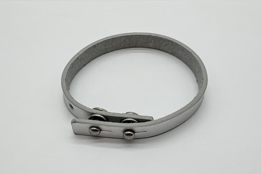 2 Leder Armbänder mit Nieten